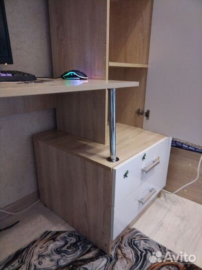 Письменный стол