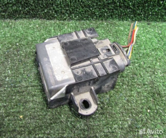 Эбу топливного насоса Audi / VW Тигуан 5Q0906121F