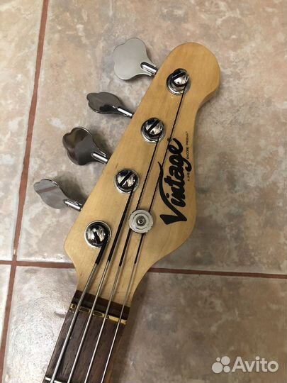 Бас гитара Vintage Precision bass