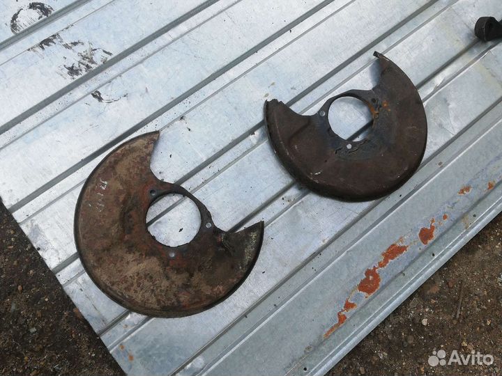 Щит тормозной передний Опель Фронтера А