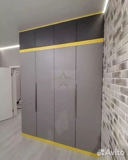 Шкаф