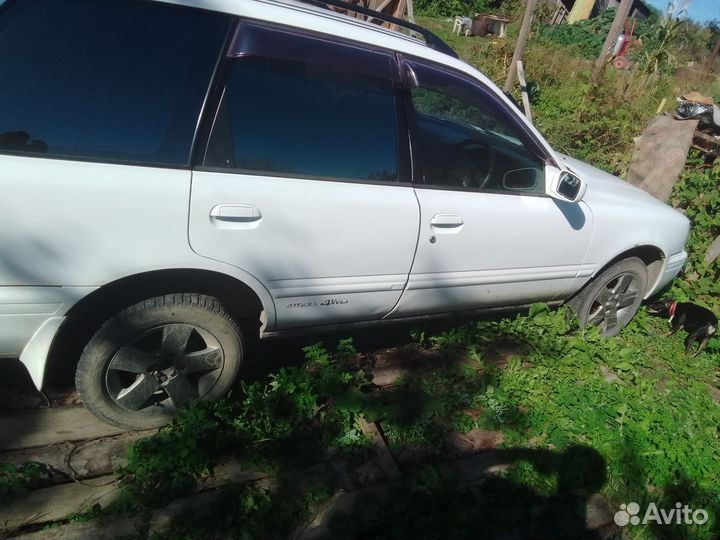 Nissan Wingroad 1.8 AT, 1997, 285 333 км