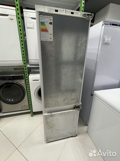 Встраиваемый холодильник Bosch Serie 6 KIS87AF30R