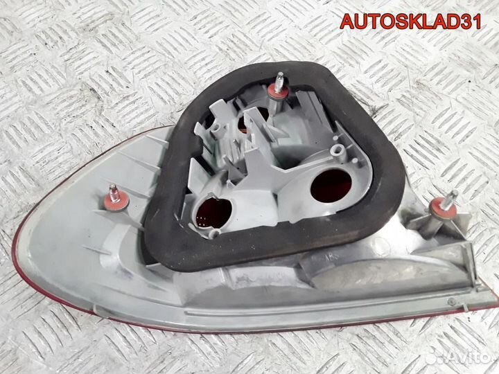 Фонарь задний наружный правый BMW E46 63218364726