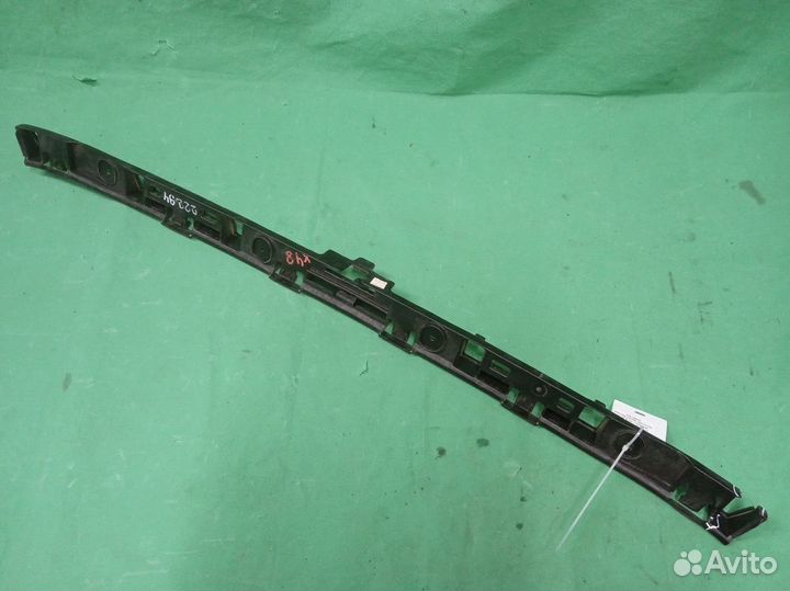 VW Jetta (NF) Vl кронштейн заднего бампера