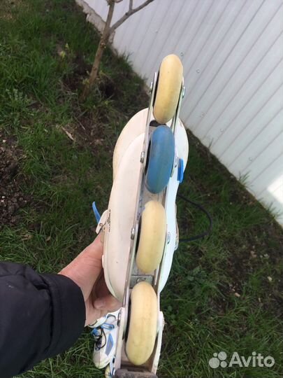 Роликовые коньки