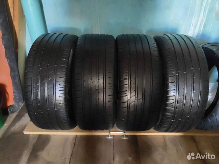 Kumho Ecsta HS51 235/45 R18 98W