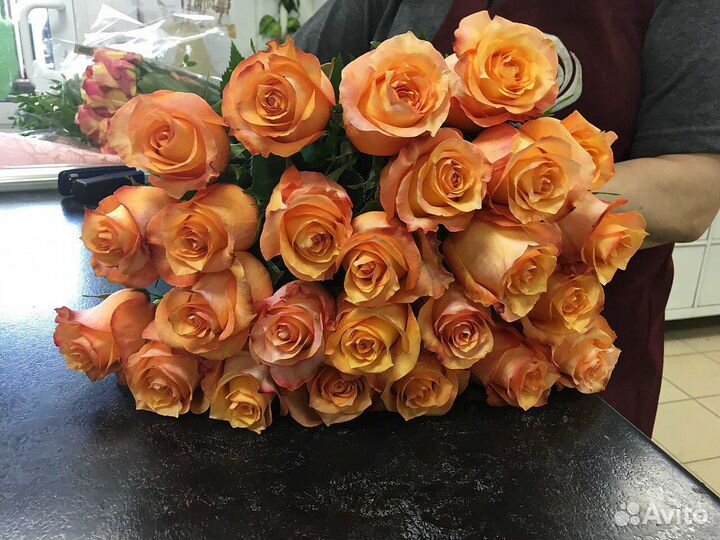 25 оранжевых роз (40 см)