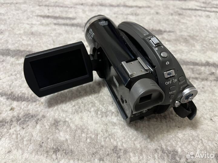 Видеокамера Panasonic VDR-D230