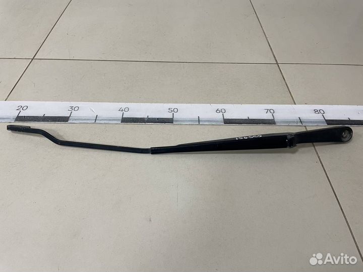 Поводок стеклоочистителя передний правый Skoda Fab