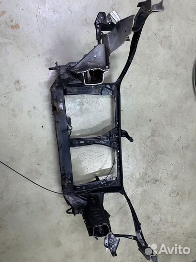 Телевизор (рамка радиатора) Subaru Legacy BL BL5