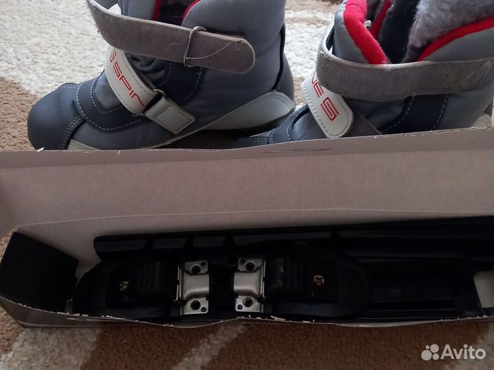 Лыжные ботинки