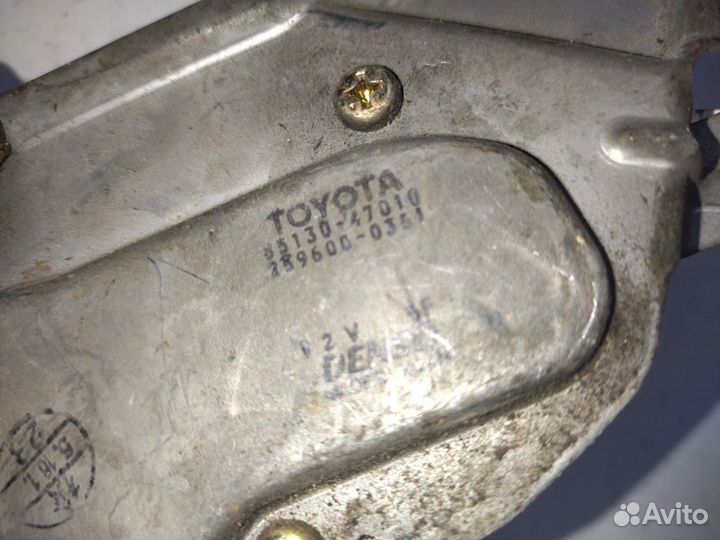 Моторчик заднего стеклоочистителя (дворника) Toyota Prius 2 8513047010,2596000351