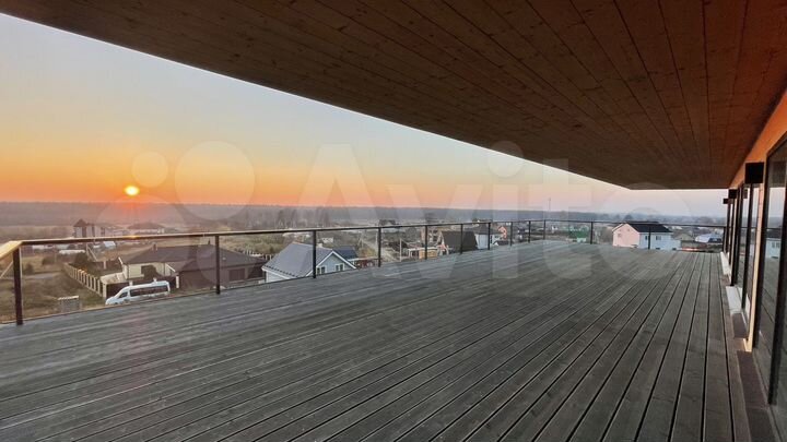 Дом 809 м² на участке 20 сот.