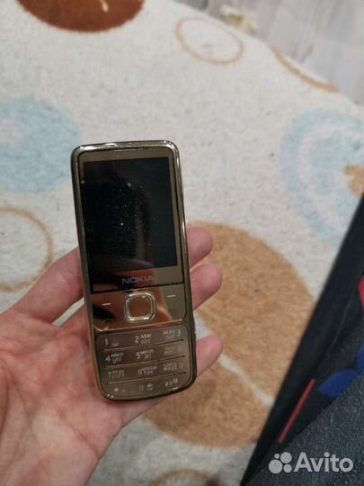 Nokia 6700 classic Gold Edition