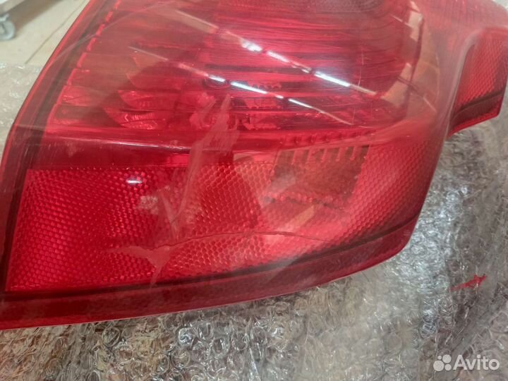 Задняя правая фара на Вольво s40 II