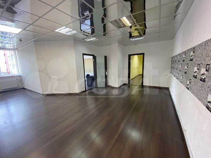 Продам офисное помещение, 72.8 м²