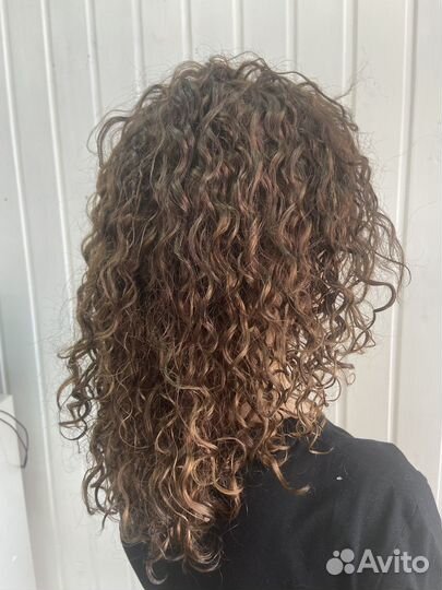 Химическая завивка волос прикорневой объём