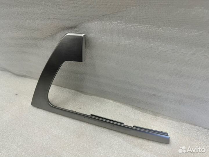 Накладка ручки двери внутренняя задняя левая