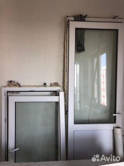 Двери пластиковые со стеклом бу