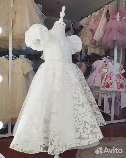 Нарядное белое платье для девочки 140