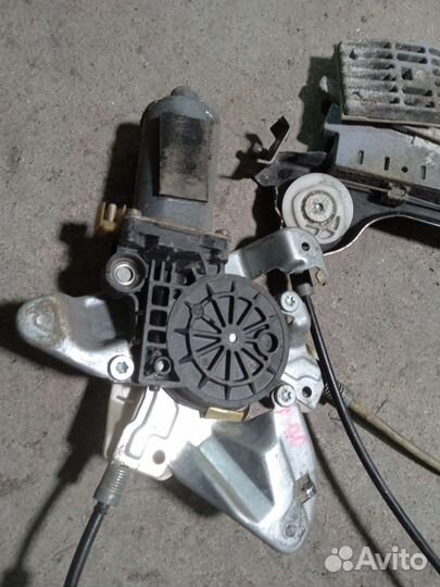 Стеклоподъемник передний правый мерседес slk r 170