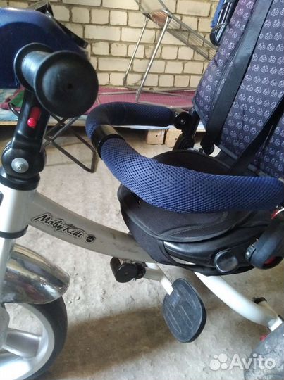 Детский велосипед с родительской ручкой