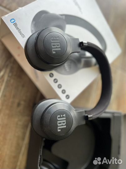 Беспроводные наушники JBL E55BT by harman