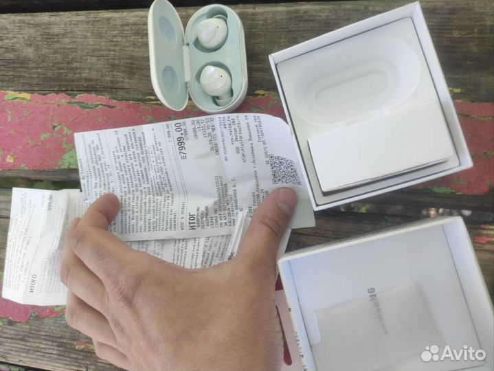 Блютуз наушники Samsung Galaxy buds