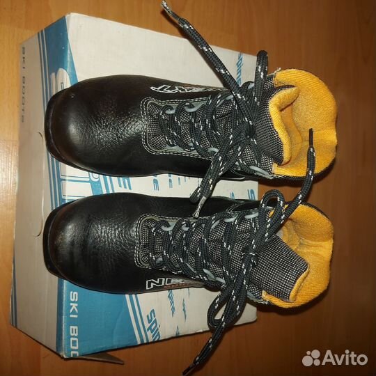 Лыжные ботинки 35 и 36 р. Кожаные