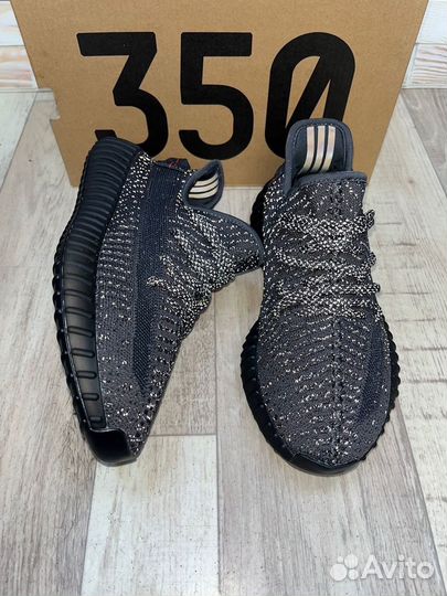 Кроссовки Adidas Yeezy boost 350 v2