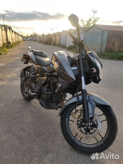 Мотоцикл Bajaj Pulsar NS200