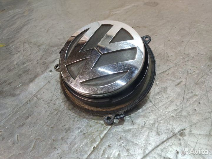 Ручка крышки багажника задняя Volkswagen Passat B6