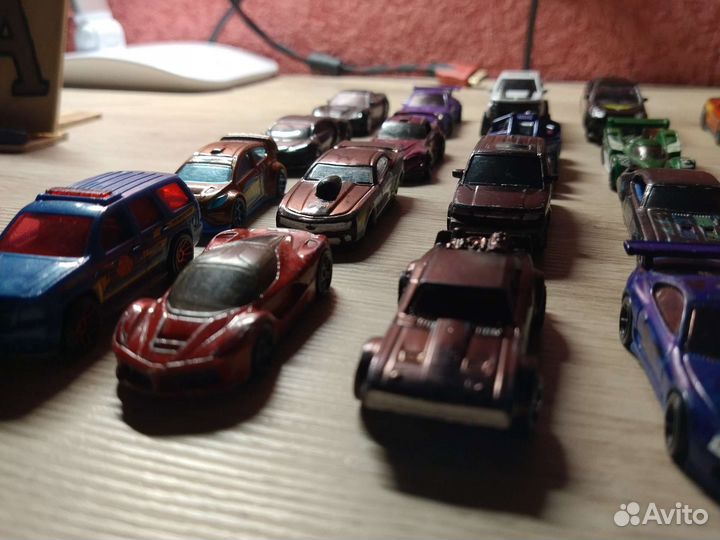 Hot wheels машинки