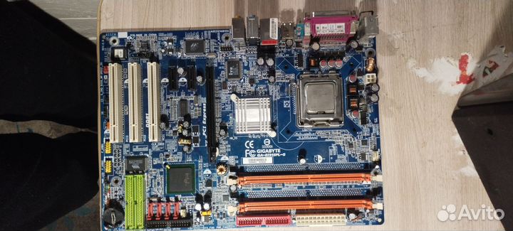 Материнская плата 775