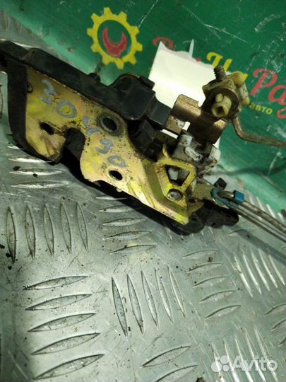 Замок двери задний левый Chevrolet Lanos седан 1.5