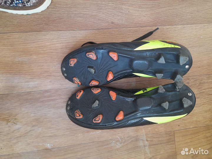 Футбольные бутсы 36р