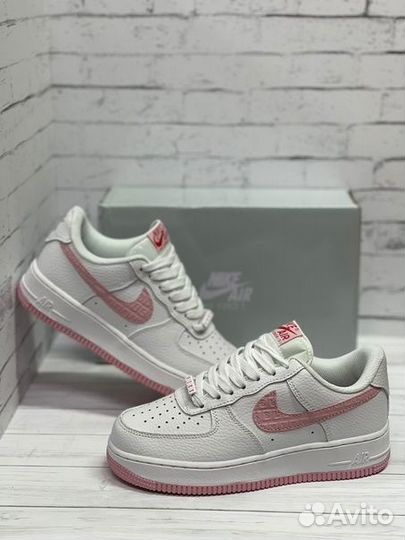 Кроссовки Nike Air Force 1 Valentines Day