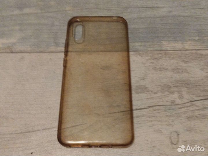 Потрёпанный чехол на редми 9а