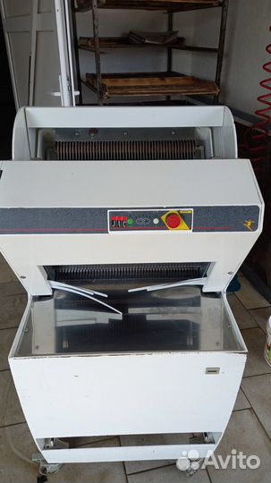 Машинка для нарезки хлебобулочных изделий