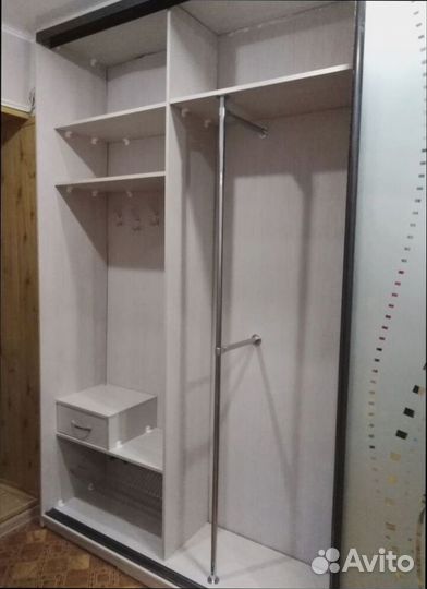 Письменные столы под окно