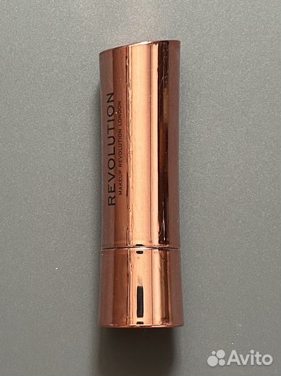 Revolution помада