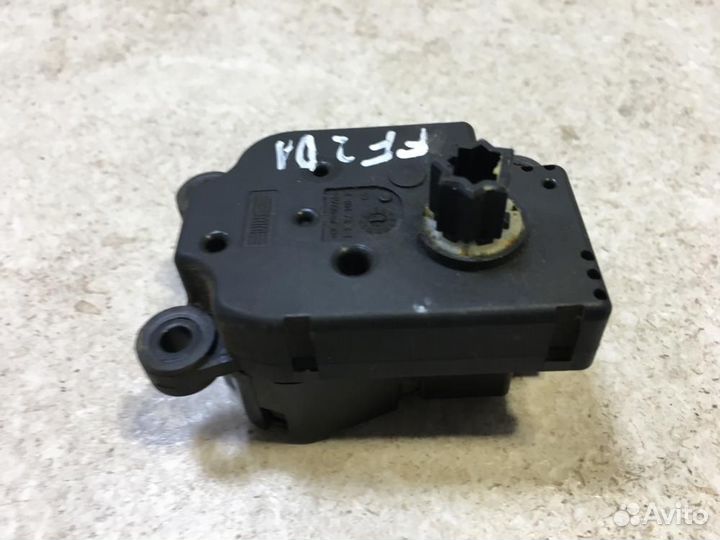 Сервопривод заслонок печки Ford Focus 2 CB4 2005-2
