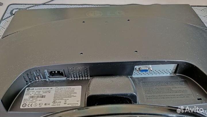 Монитор LG flatron W2243S