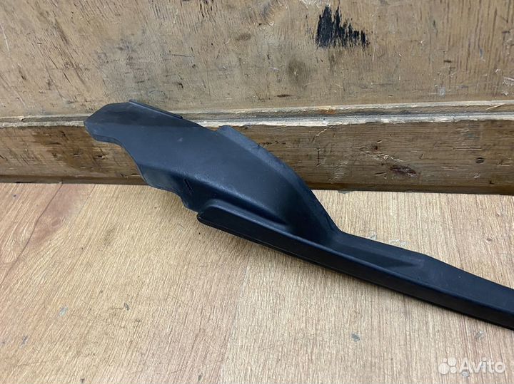 Молдинг лобового стекла Volvo V40 Cross Country