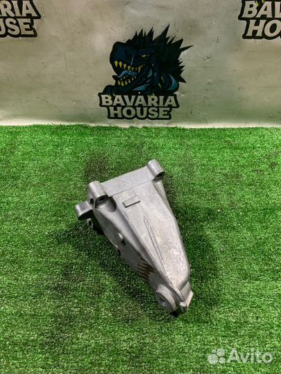 Кронштейн двигателя правый Mercedes-Benz C-Class