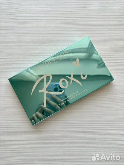 Палетка теней Revolution Roxy