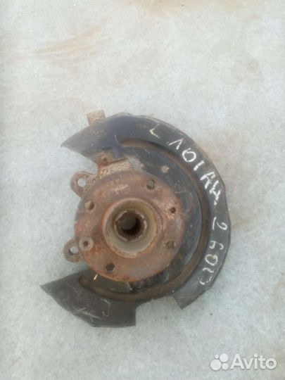 Поворотный кулак со ступицей Logan