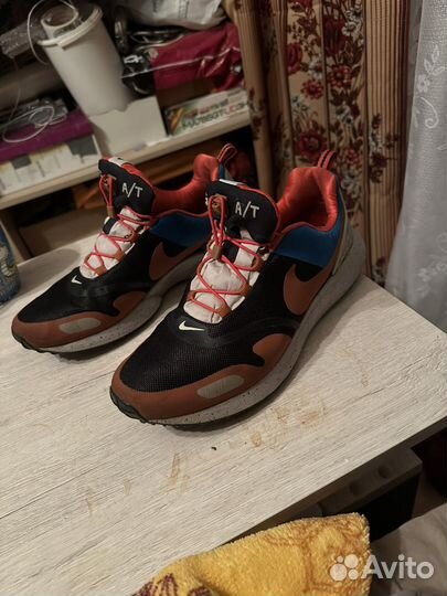 Кроссовки nike оригинал 43 размер 10us