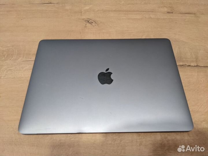 Macbook pro 13 2017, i5/ 8gb/ 500gb/ Touch Bar